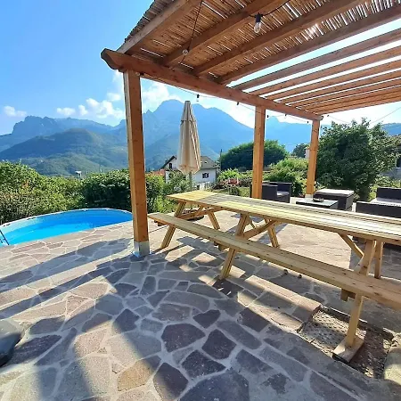 Holiday home With Panoramic Views At Minucciano !
