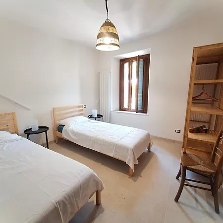 With Panoramic Views At Minucciano ! *