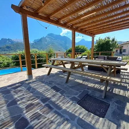 With Panoramic Views At Minucciano ! Ferienhaus Magliano in Garfagnana