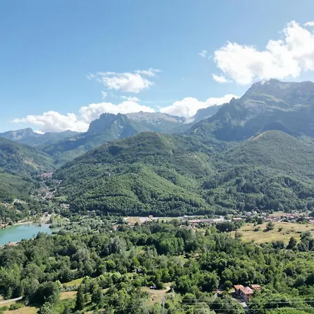 With Panoramic Views At Minucciano ! Ferienhaus Magliano in Garfagnana